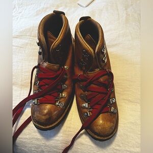 8.5 Danner Hiking boots